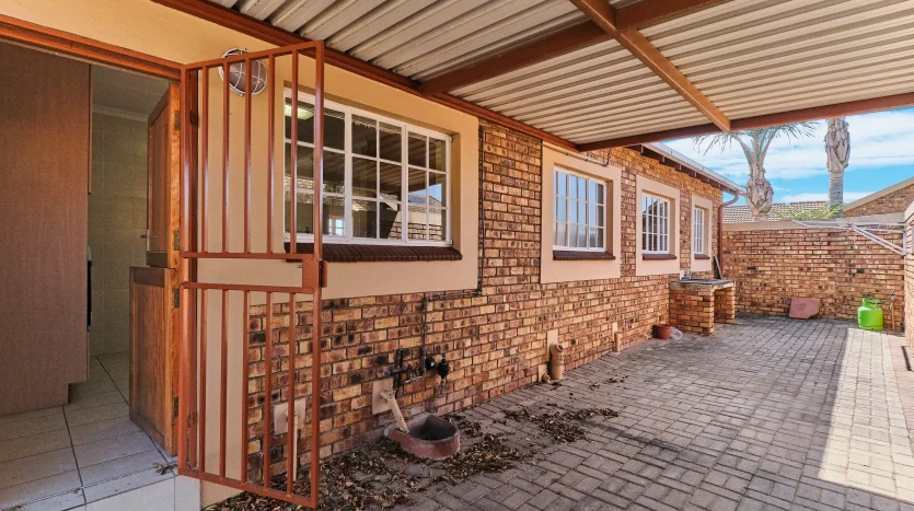 Harveston Retirement House For Sale (107)