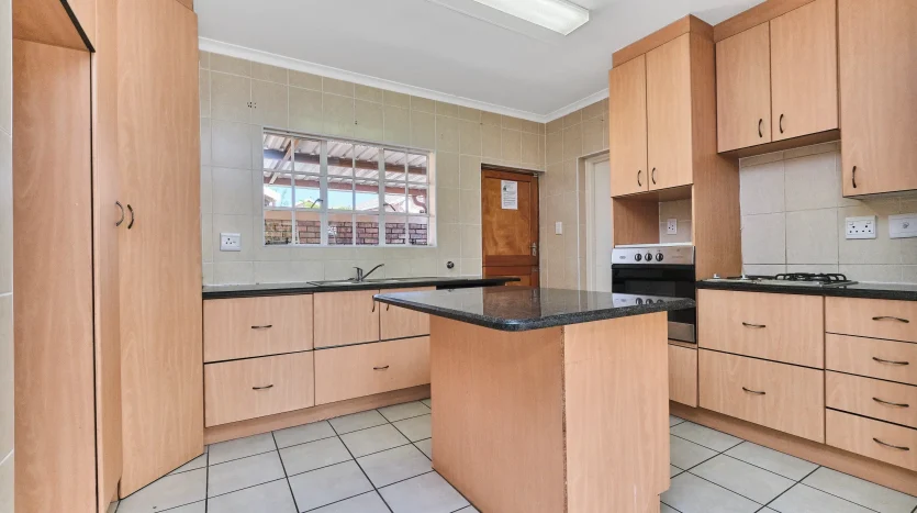 Harveston Retirement House For Sale (107)